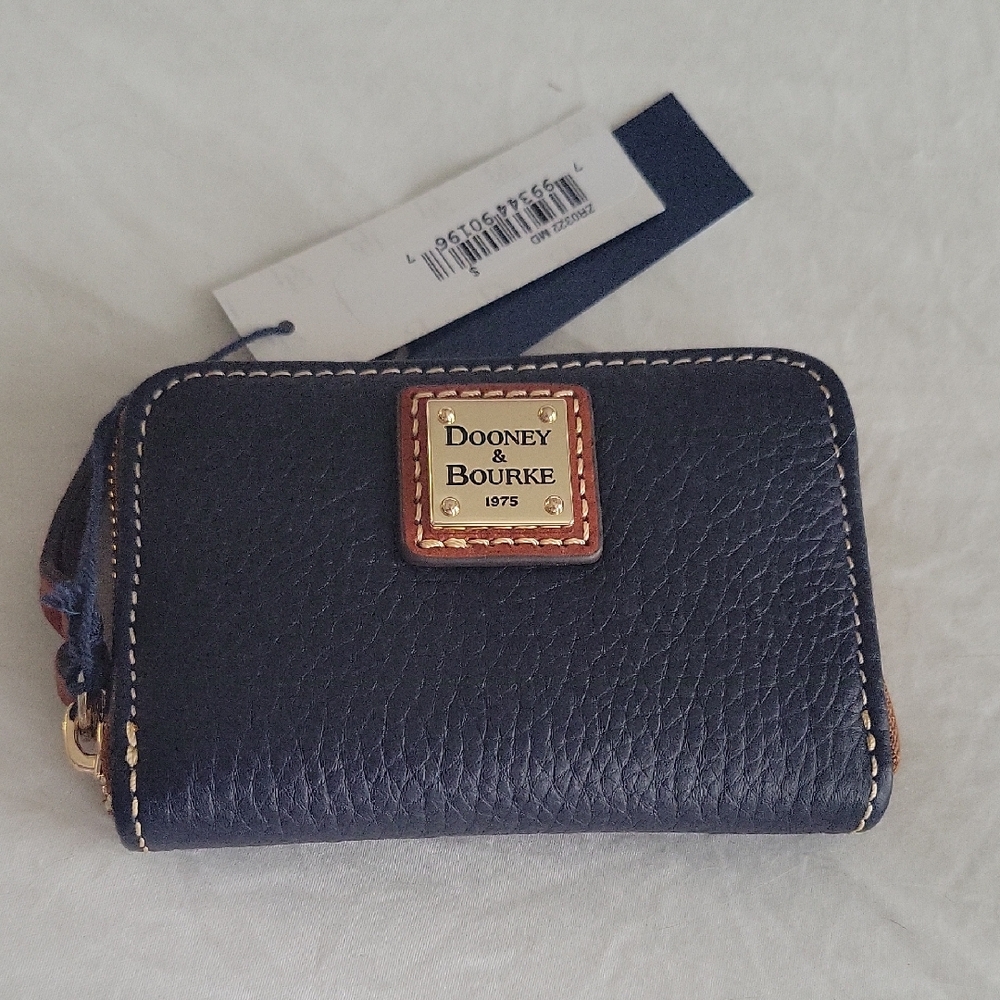Dooney & Bourke Pebble Grain Zip Around Credit Card Case Dark Blue Leather . NWT